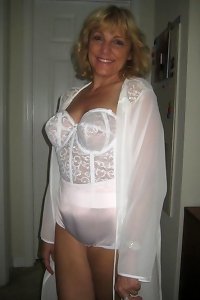 aged & grandma mingle